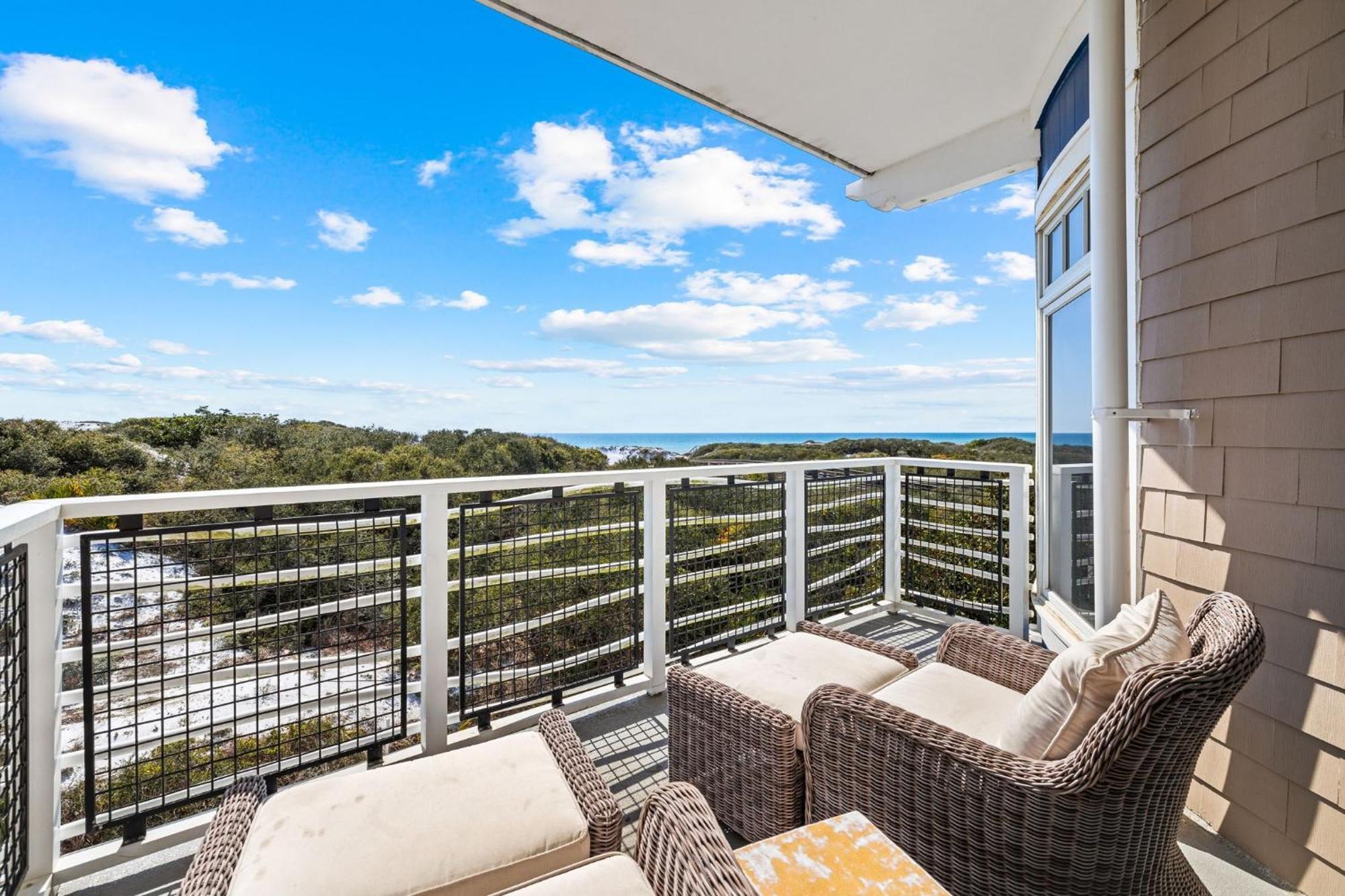 Gulf View Compass Point: Beachside With Pool Access